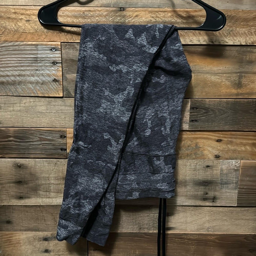 Lululemon camo align joggers size 6